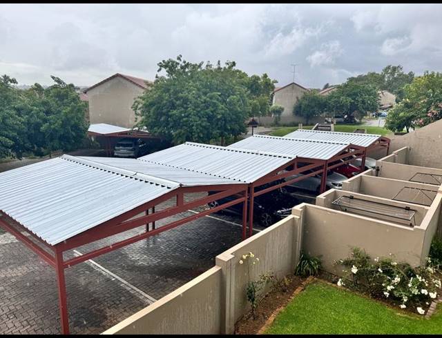 2 BEDROOM TOWNHOUSE FOR SALE IN VORNA VALLEY